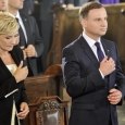 Prezydent Andrzej Duda złożył kwiaty na grobie Lecha i Marii Kaczyńskich